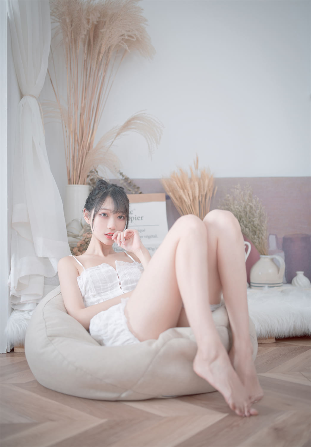 周叽是可爱兔兔白色睡衣20p