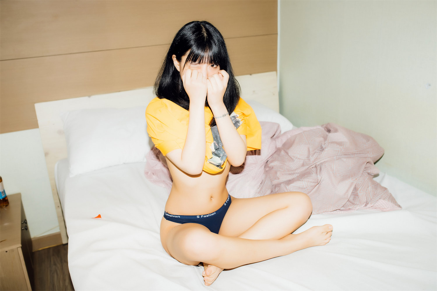 Jenny정제니PALACE黄色T恤60p_2