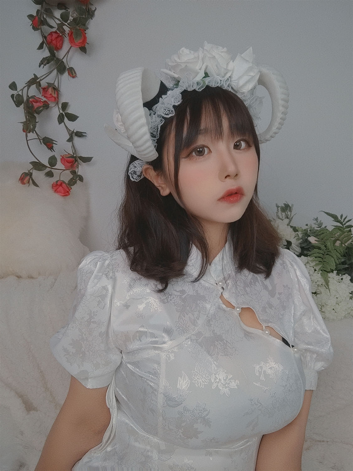 穆零Mu0银白旗袍24p7v