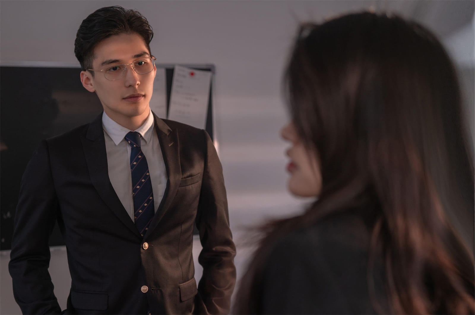 一笑芳香沁档案室OL33p