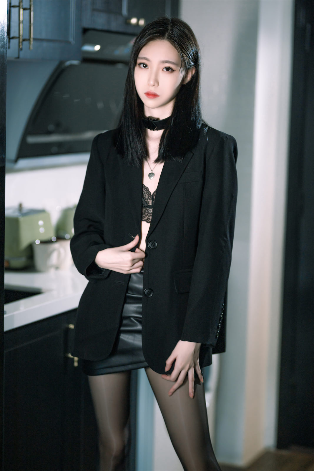 许岚LAN黑丝西装40p