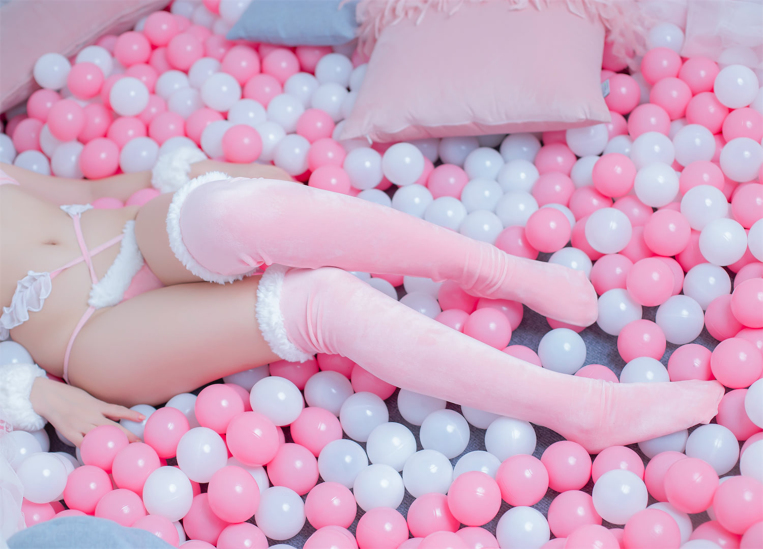 二佐Nisa粉小猪33p