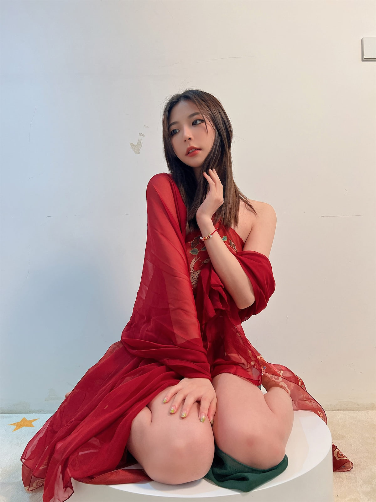 陈妮妮UNI黑白修女服福兔迎春37p