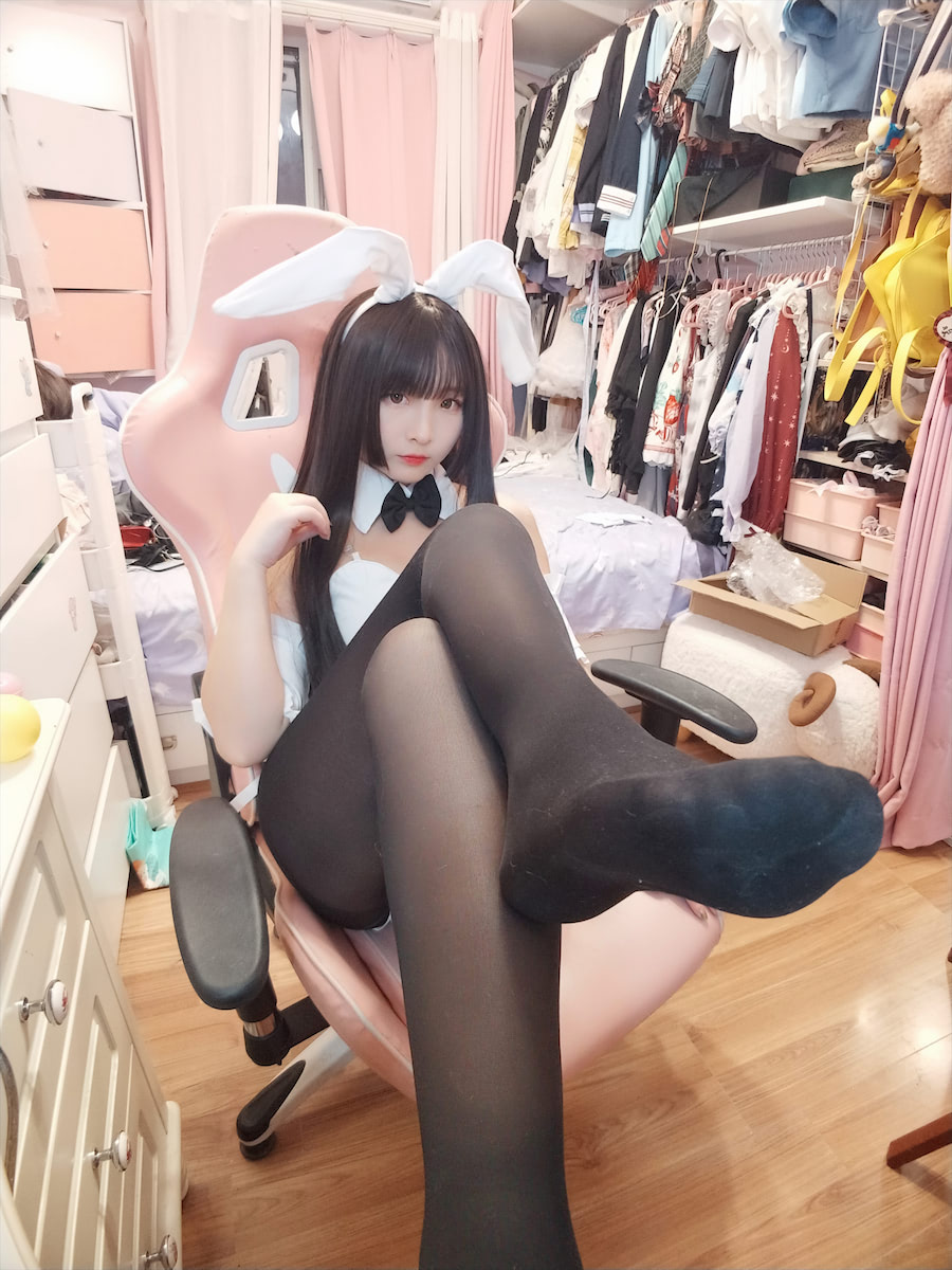 古川kagura黑丝兔女郎24p_3