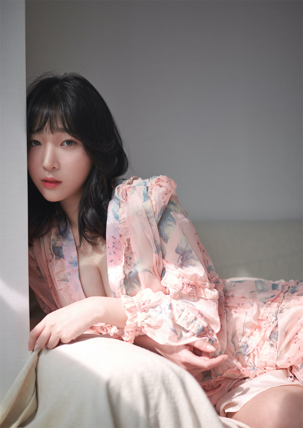 姜仁卿复古花睡裙39p