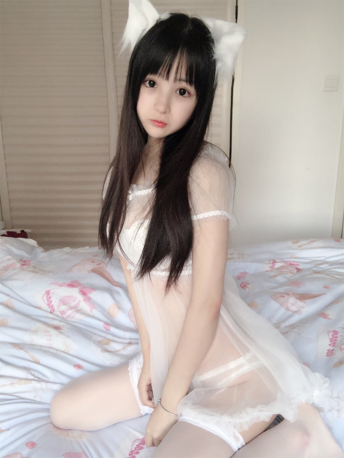 桜井宁宁蕾丝睡裙小白猫31p